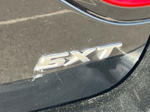 Used 2017 Dodge Charger SXT image 25