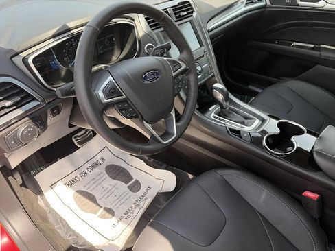 Used 2016 Ford Fusion Titanium FWD image 11