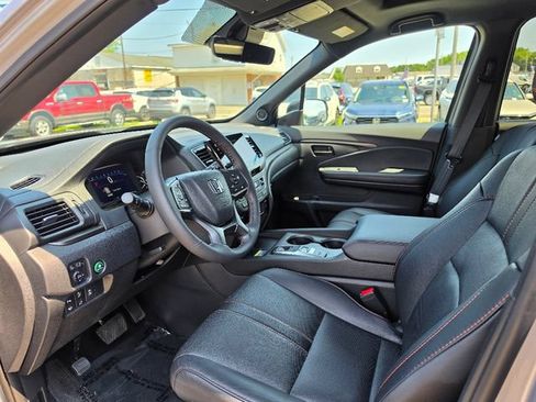 Used 2025 Honda Passport TrailSport image 20