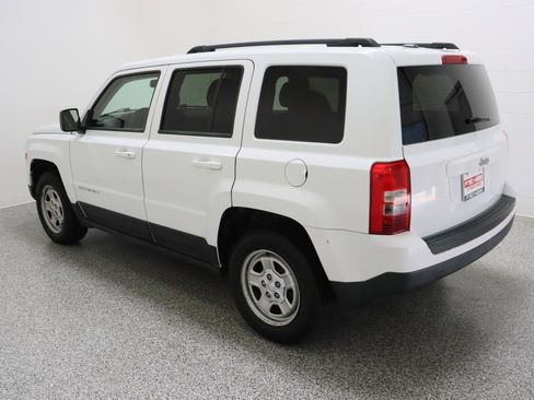 Used 2015 Jeep Patriot Sport w/ Power Value Group FWD image 9