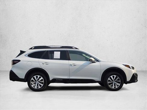 Used 2022 Subaru Outback Premium AWD/4WD image 6