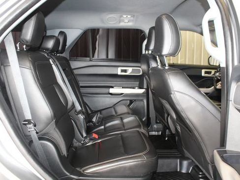 Used 2023 Ford Explorer XLT w/ Equipment Group 202A RWD image 22
