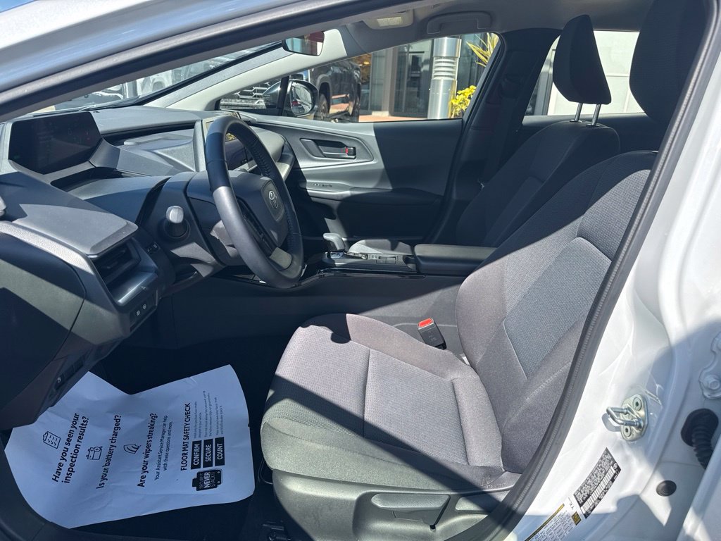 Certified 2023 Toyota Prius LE FWD image 12