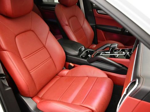 Used 2023 Porsche Cayenne image 51