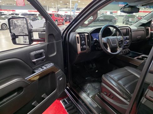 Used 2017 GMC Sierra 3500 Denali w/ Duramax Plus Package AWD/4WD image 12
