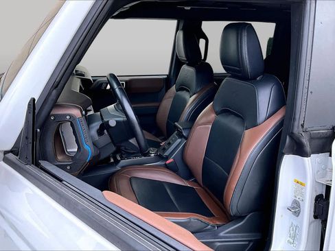 Used 2021 Ford Bronco Outer Banks AWD/4WD image 9