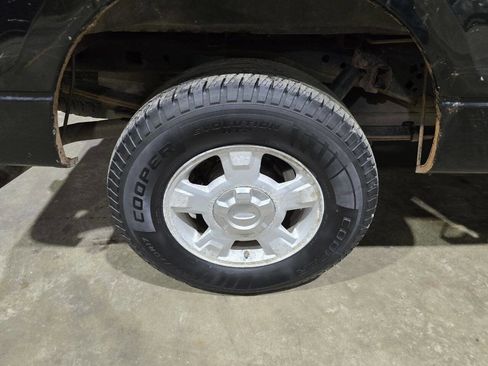 Used 2010 Ford F150 XLT image 22