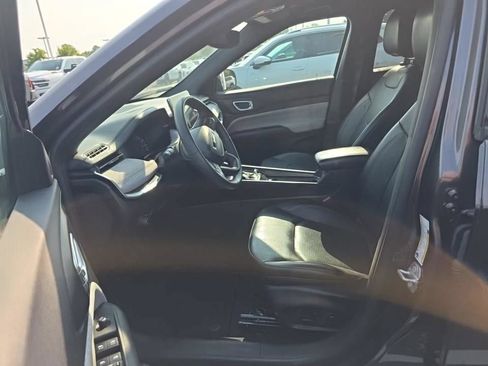 Used 2023 Jeep Compass Latitude AWD/4WD image 17