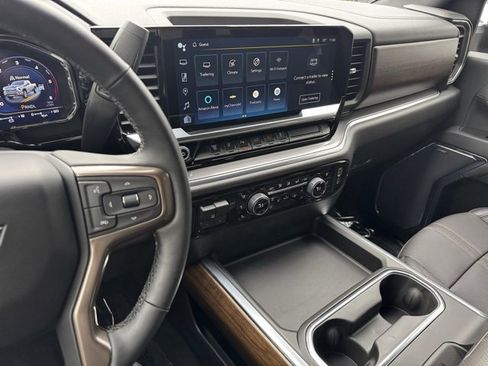 Used 2024 Chevrolet Silverado 3500 High Country w/ High Country Premium Package image 19