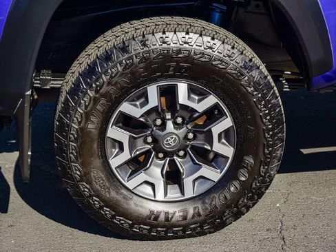 Certified 2023 Toyota Tacoma TRD Off-Road w/ Black Out Package (TMS) image 9