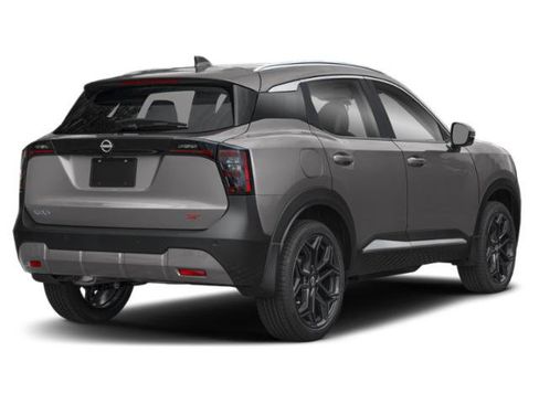 Used 2026 Nissan Kicks SR FWD image 2