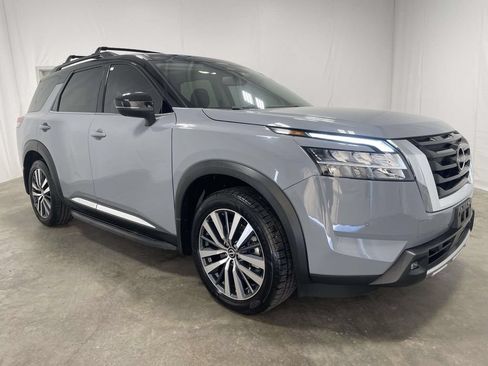 Used 2022 Nissan Pathfinder Platinum w/ Lighting Package (N93) FWD image 1
