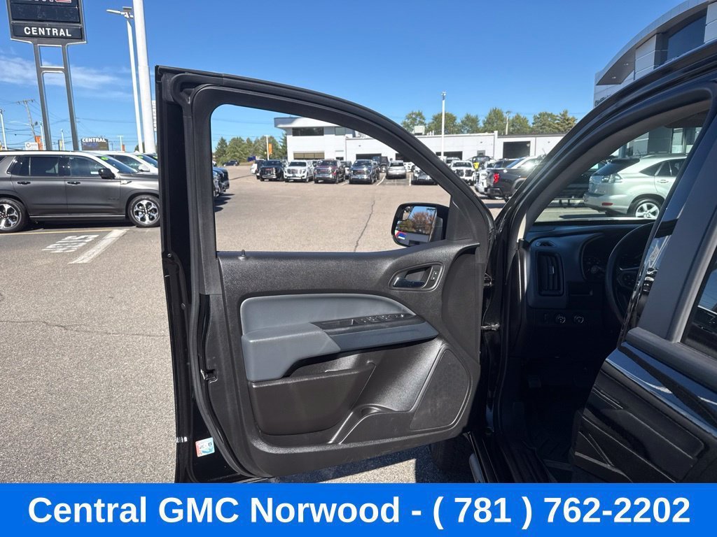 Used 2019 Chevrolet Colorado Z71 w/ Z71 Midnight Edition AWD/4WD image 11