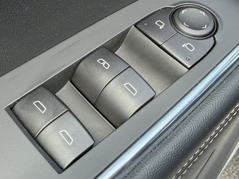 Used 2025 GMC Acadia Elevation AWD/4WD image 13
