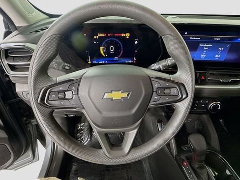 Used 2025 Chevrolet TrailBlazer LT AWD/4WD image 11