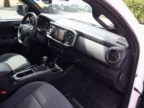 Used 2019 Toyota Tacoma TRD Off-Road AWD/4WD image 42