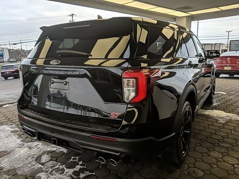 Used 2022 Ford Explorer ST w/ ST High-Performance Pack image 5