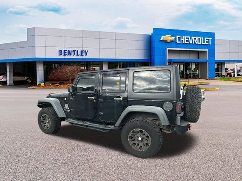 Used 2017 Jeep Wrangler Unlimited Sport image 4
