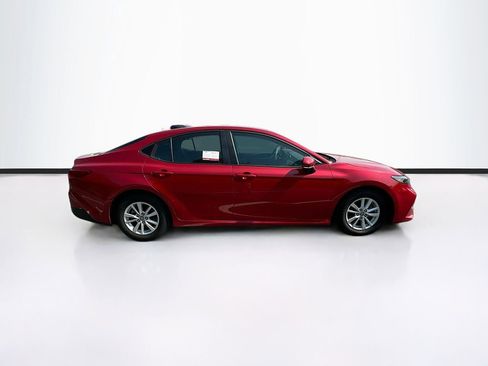 Used 2025 Toyota Camry LE image 11
