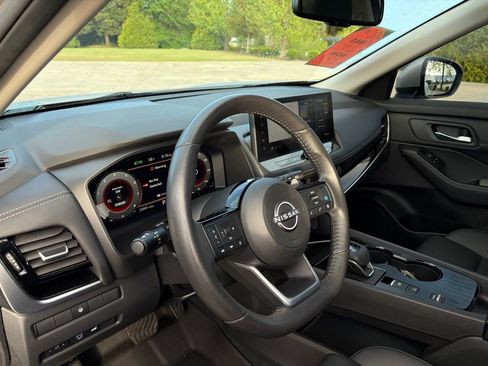 Certified 2024 Nissan Rogue SL w/ SL Premium Package image 14