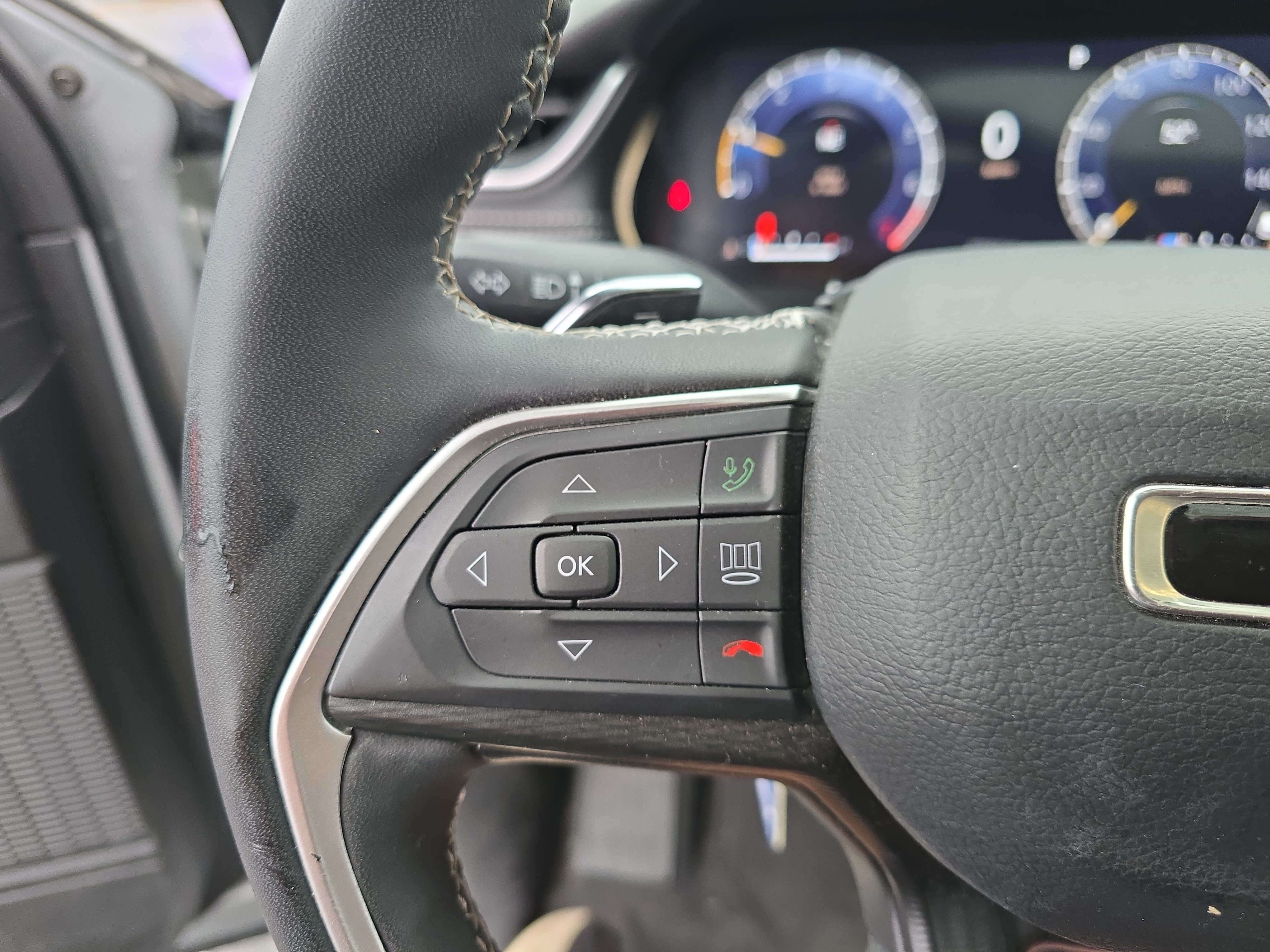 Used 2023 Jeep Grand Cherokee L Altitude AWD/4WD image 22