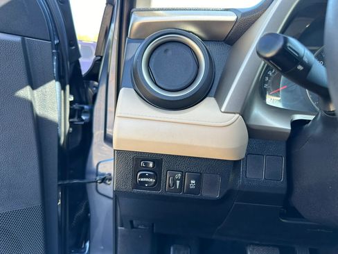 Used 2013 Toyota RAV4 LE FWD image 18