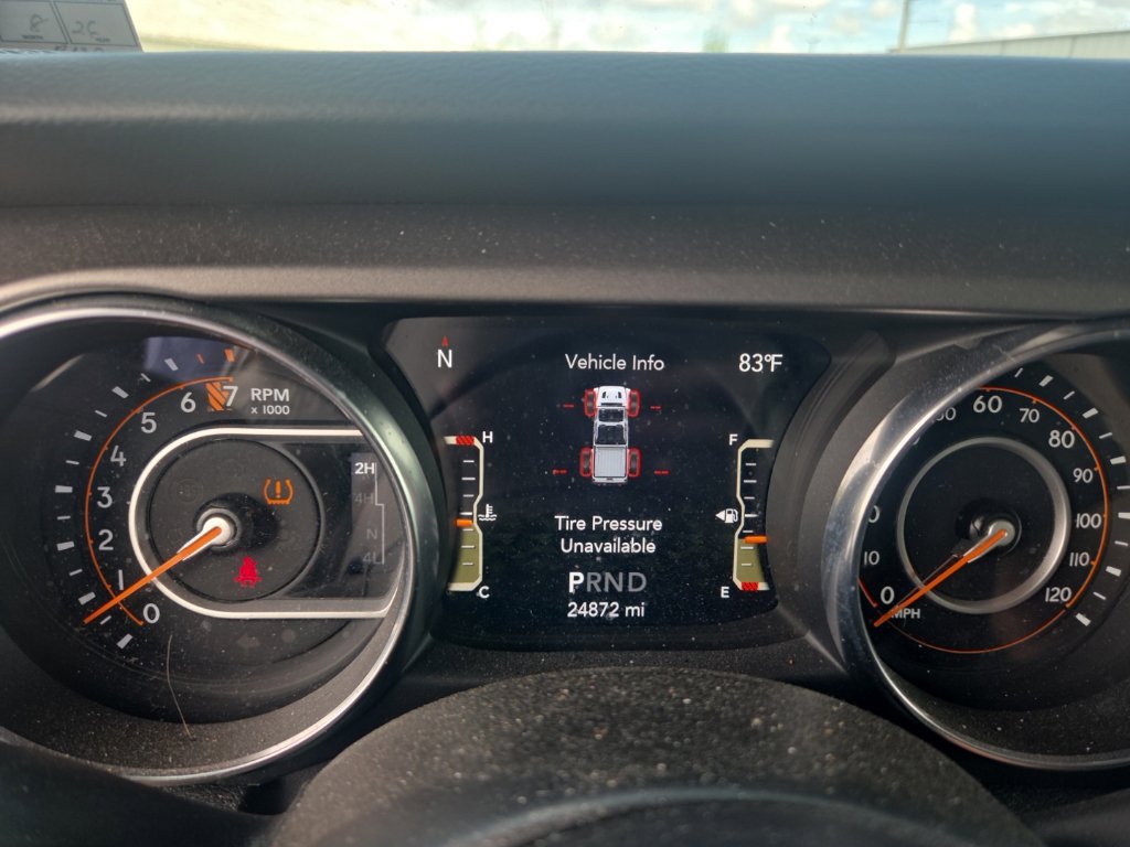 Used 2023 Jeep Gladiator Sport AWD/4WD image 29