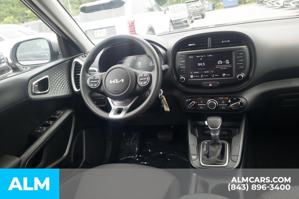 Used 2025 Kia Soul LX FWD image 21