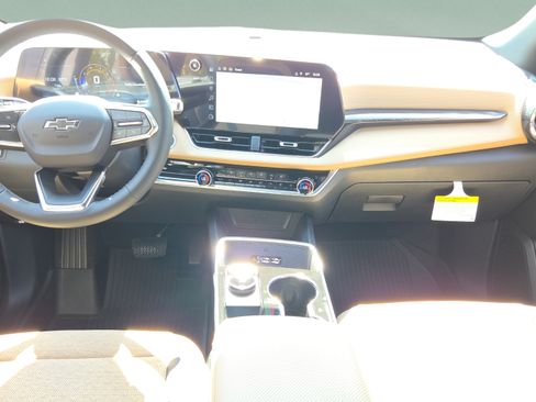 New 2026 Chevrolet Equinox ACTIV w/ LPO, Floor Liner Package FWD image 24