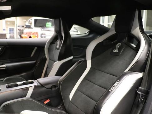 Used 2022 Ford Mustang Shelby GT500 w/ Carbon Fiber Track Pack image 19