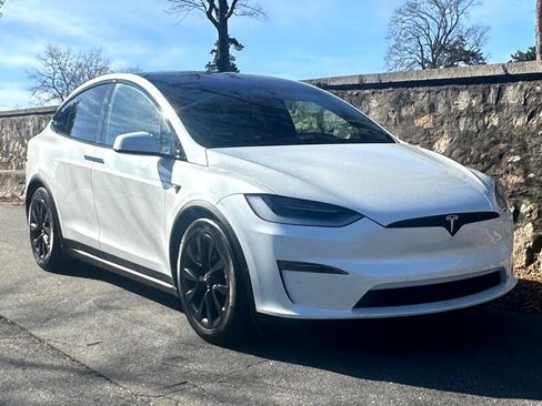 Used 2023 Tesla Model X image 15