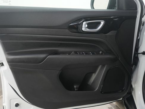 Used 2023 Jeep Compass Altitude w/ Convenience Group image 21