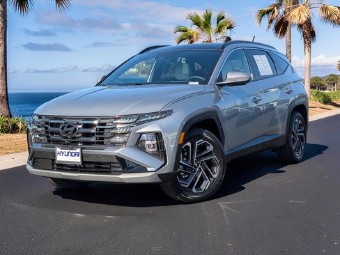 Certified 2025 Hyundai Tucson Limited AWD/4WD image 3