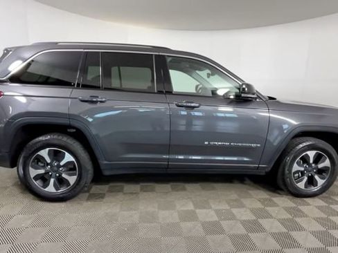 Used 2023 Jeep Grand Cherokee 4WD 4xe image 3