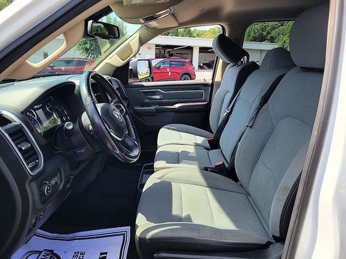 Used 2019 RAM 1500 Big Horn AWD/4WD image 12
