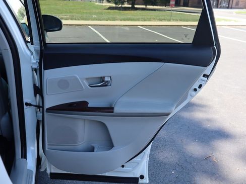 Used 2009 Toyota Venza AWD image 25