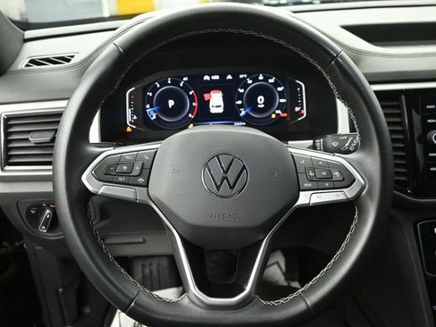 Used 2022 Volkswagen Atlas Cross Sport SE w/ Black Wheel Package image 18