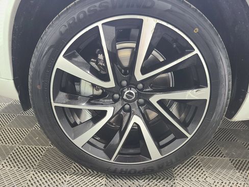 Used 2022 Volvo XC90 T6 Momentum w/ Advanced Package AWD/4WD image 18