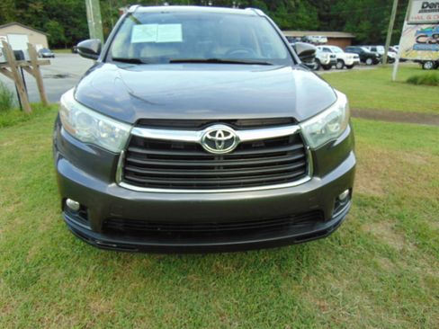 Used 2016 Toyota Highlander XLE FWD image 20