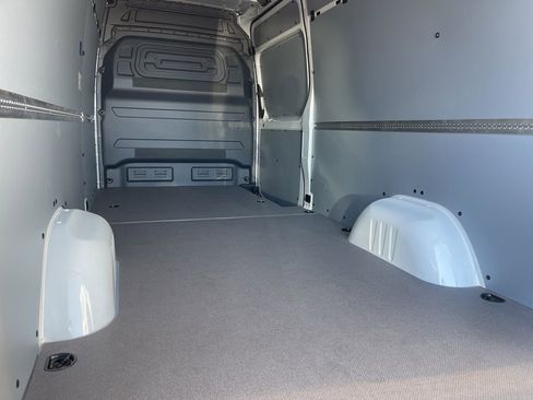 Used 2025 Mercedes-Benz Sprinter 2500 image 23