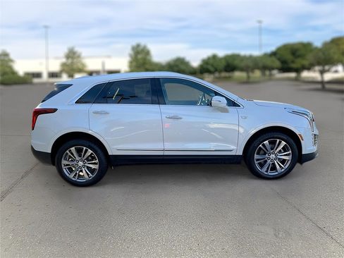 Certified 2025 Cadillac XT5 Premium Luxury image 7