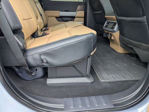 Certified 2024 Ford F350 Lariat w/ Chrome Package image 37