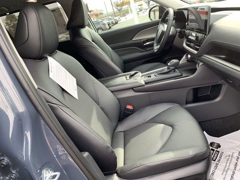 Used 2026 Toyota Grand Highlander XLE image 14