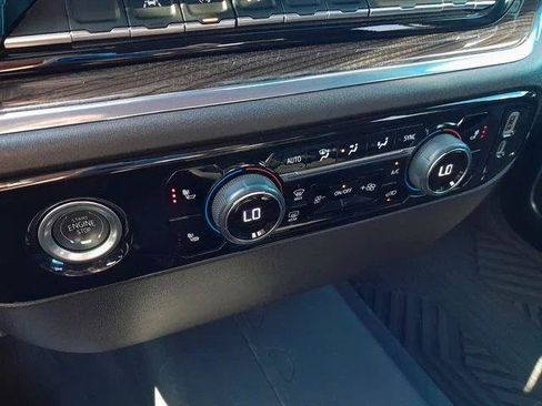 Used 2024 Chevrolet Silverado 1500 LT AWD/4WD image 23