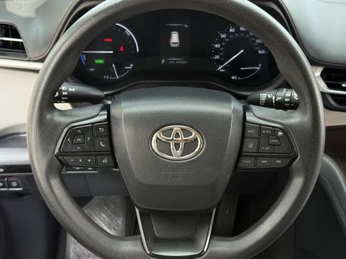 Used 2023 Toyota Sienna LE FWD image 13