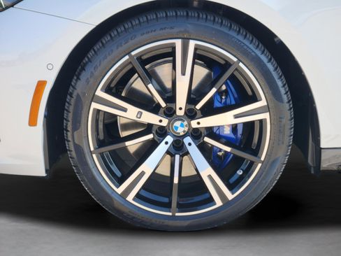 Used 2026 BMW 540i xDrive w/ M Sport Package AWD/4WD image 34