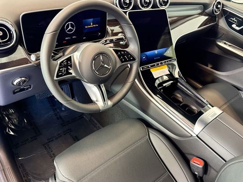 Used 2026 Mercedes-Benz GLC 300 4MATIC image 9