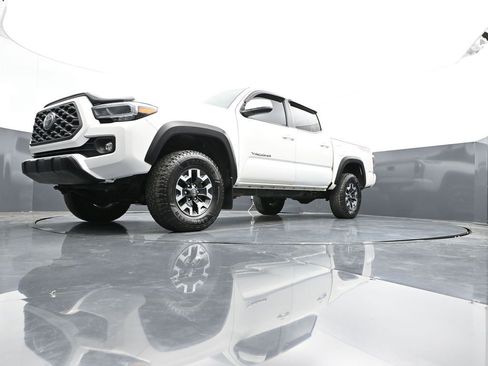 Used 2023 Toyota Tacoma TRD Off-Road w/ Technology Package AWD/4WD image 48