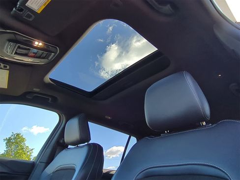 Used 2023 Jeep Grand Cherokee L Altitude image 19