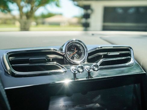 Used 2021 Bentley Bentayga image 49